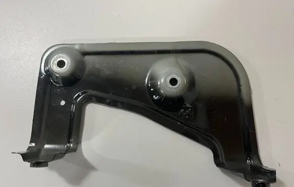 BMW X7 G07 Fender mounting bracket 7418219 7492369