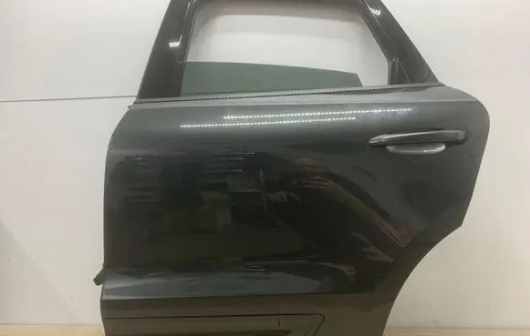 Porsche Macan (95B) Rear door