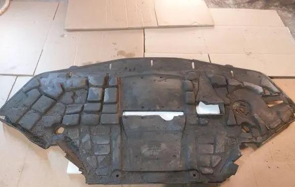 Audi A8 S8 D2 4D Engine splash shield/under tray 4D0863861S