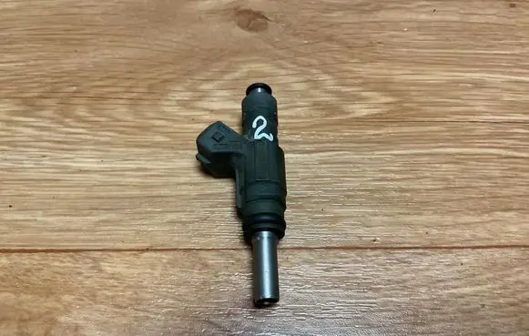 Volkswagen PASSAT B5 Fuel injector 0280155825