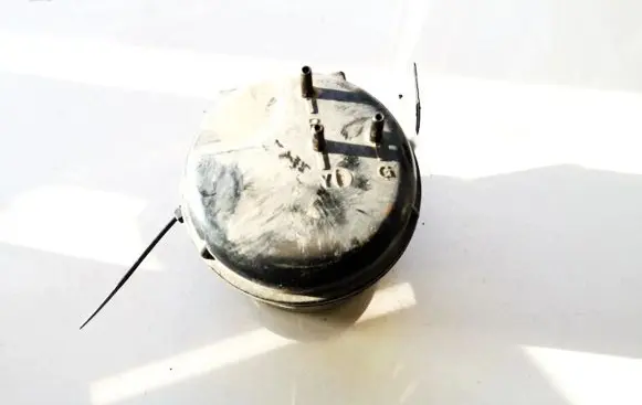 Vacuum air tank