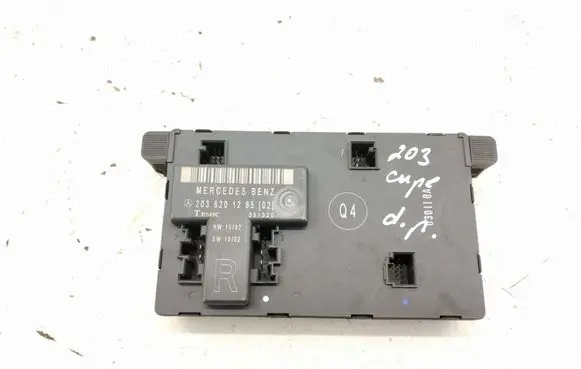 Mercedes-Benz C W203 Door control unit/module A2038201285 2038201285