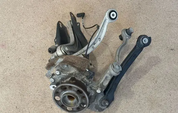 Mercedes-Benz E W238 Rear wheel hub spindle/knuckle A2133572600 A2043502206