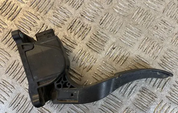 Mercedes-Benz Vito Viano W639 Accelerator throttle pedal A9063000404 0280755023 ZGS009Q012