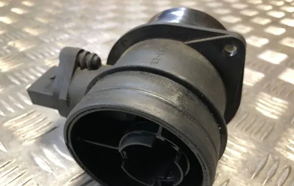 Volkswagen Golf VI Mass air flow meter 0281002461 074906461B