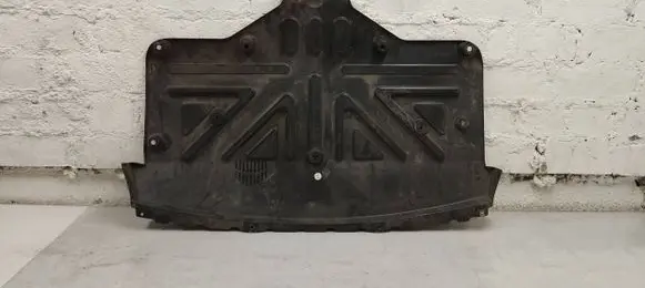 Center/middle under tray cover