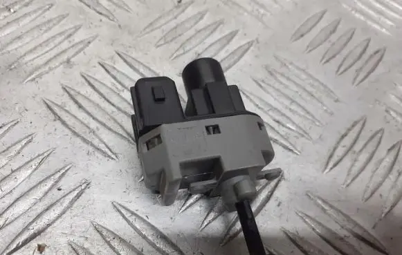 Mazda 2 Brake pedal sensor switch 93BB-13460-AF