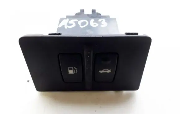 Lexus IS 220D-250-350 Fuel tank opening switch 15A990