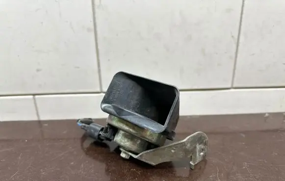 Volvo V40 Horn signal 31283384IT
