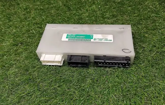Land Rover Range Rover L322 Central body control module YWC500521