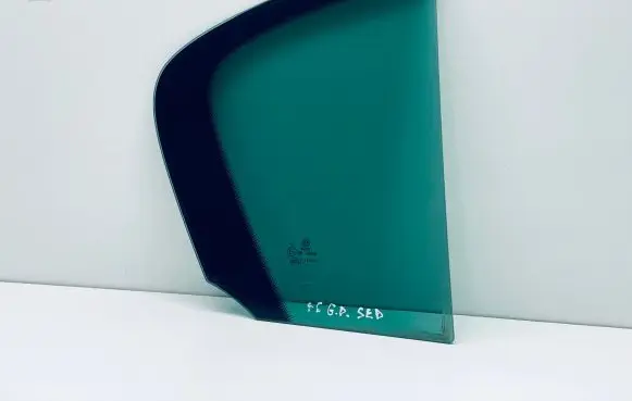 Rear vent window glass