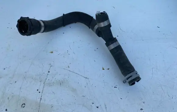 Volvo V40 Engine coolant pipe/hose 31368076
