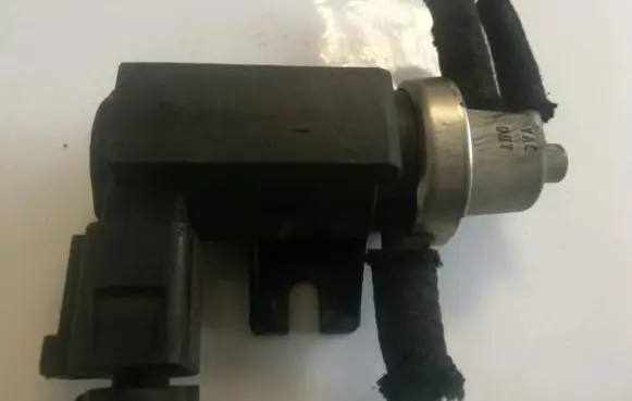 Volkswagen Golf IV Turbo solenoid valve 1J0906627A 72290325