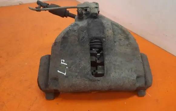 Volkswagen PASSAT B5.5 Front brake caliper