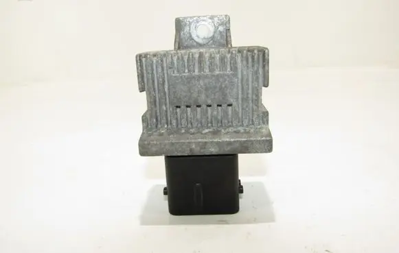 Peugeot 5008 Glow plug pre-heat relay