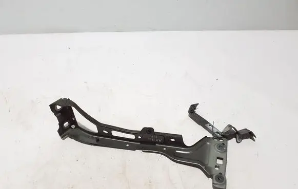 Audi A4 S4 B9 Fender mounting bracket 8W0821135C