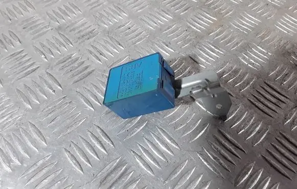 Lexus GS 300 350 430 450H ABS relay 8594047010 0521003082