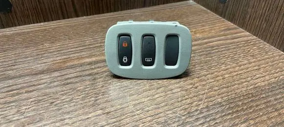 Nissan Primastar Central locking switch button 8200004612 91165797 26488