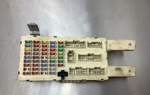 Hyundai Santa Fe Fuse module 919502B200