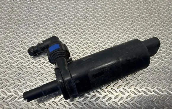 Audi Q3 8U Windscreen/windshield washer pump 6R0955681
