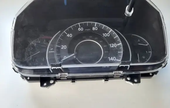 Honda CR-V Speedometer (instrument cluster)