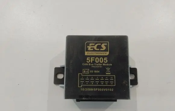 Volkswagen Golf VI Tow bar relay E4031854