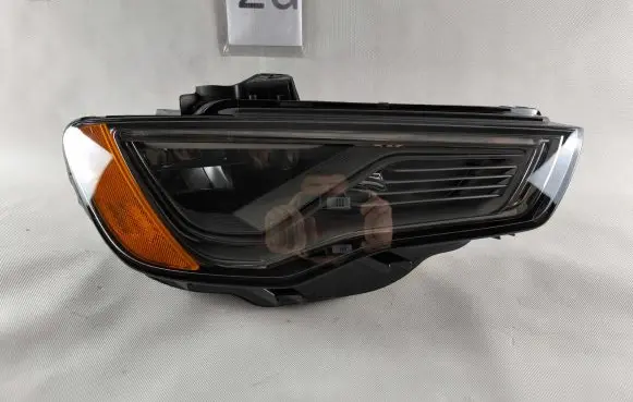 Audi A3 S3 8V Headlight/headlamp 8V0941034B