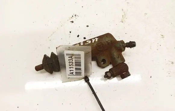 Toyota Yaris Master brake cylinder