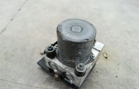 Citroen C4 II ABS Pump 9677024980