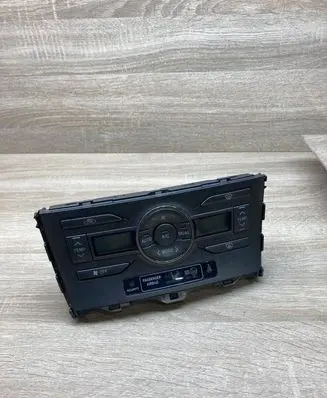 Toyota Auris 150 Climate control unit 5590002220B