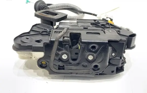 Skoda Octavia Mk3 (5E) Front door lock 5E1837015