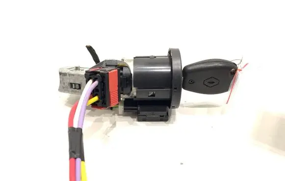 Renault Twingo II Ignition lock N0502060