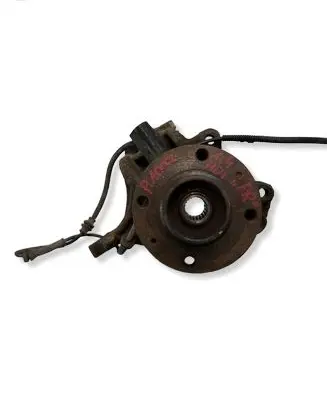 Peugeot 1007 Front wheel hub spindle knuckle 