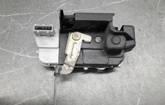 Peugeot 406 Sliding door lock 