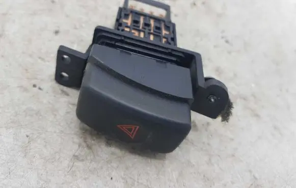 Subaru Legacy Hazard light switch NOCODE