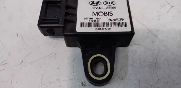 KIA Sorento ESP acceleration yaw rate sensor 956403E000
