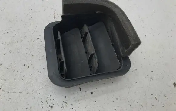 Subaru Forester SK Quarter panel pressure vent 72651AE010 72653AE010