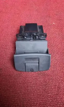 Renault Espace - Grand espace IV Hand brake release handle 8200048590