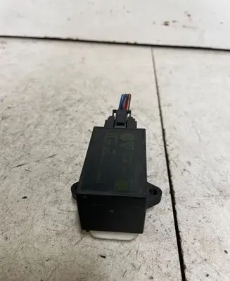 Volkswagen Touareg I Seat heating relay 7L0959772