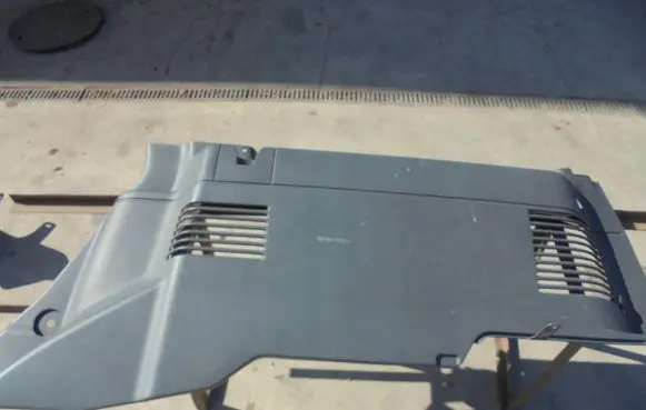 Trunk/boot side trim panel