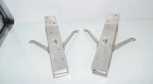 BMW i3 Rear bumper mounting bracket 6852703 6852704 7375467