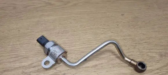 BMW 1 F20 F21 Exhaust gas pressure sensor 8570936