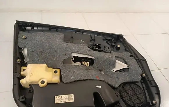 Toyota Auris 150 Front door card panel trim 6762802070