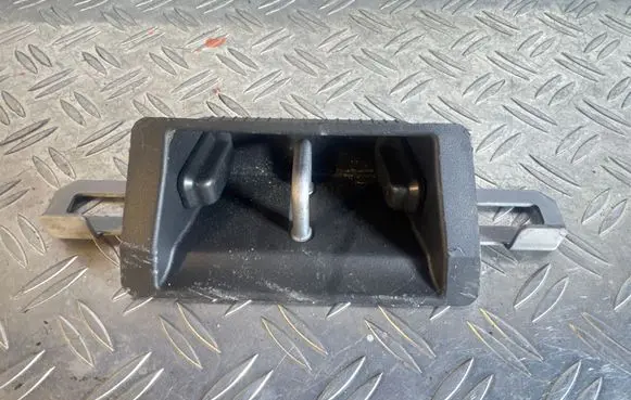 Volvo S90, V90 Loading door lock loop/hook striker 39832521