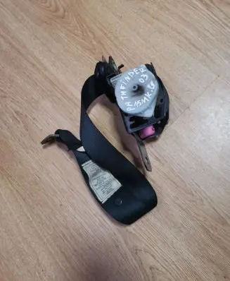 Nissan Pathfinder R50 Rear seatbelt 0431075