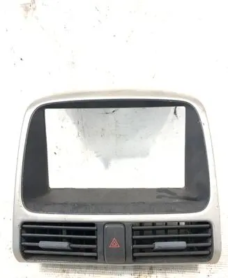 Honda CR-V Dash center air vent grill