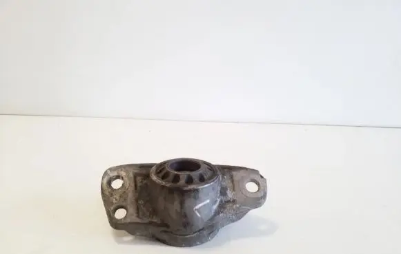 Audi Q3 8U Front shock absorber mounting bracket 5C0513353C