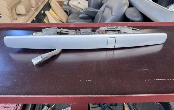 Volvo S70 V70 V70 XC Trunk door license plate light bar 09152705 9152705 567200001