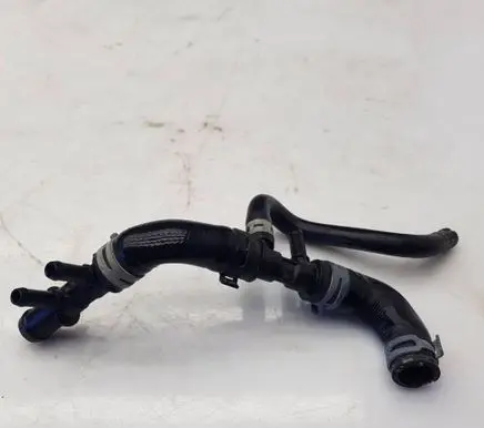 Mercedes-Benz Sprinter W907 W910 Engine coolant pipe/hose A9075011900
