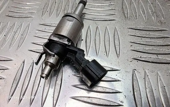 Nissan Qashqai Fuel injector H8201141604 4350R0060
